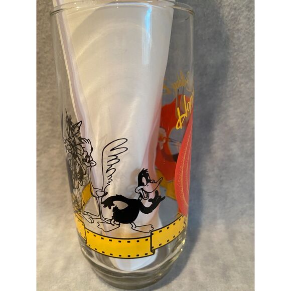 VTG Happy Birthday Bugs 50th Drinking Glass Tumber Looney Tunes 1990 Warner Bros - Picture 1 of 6